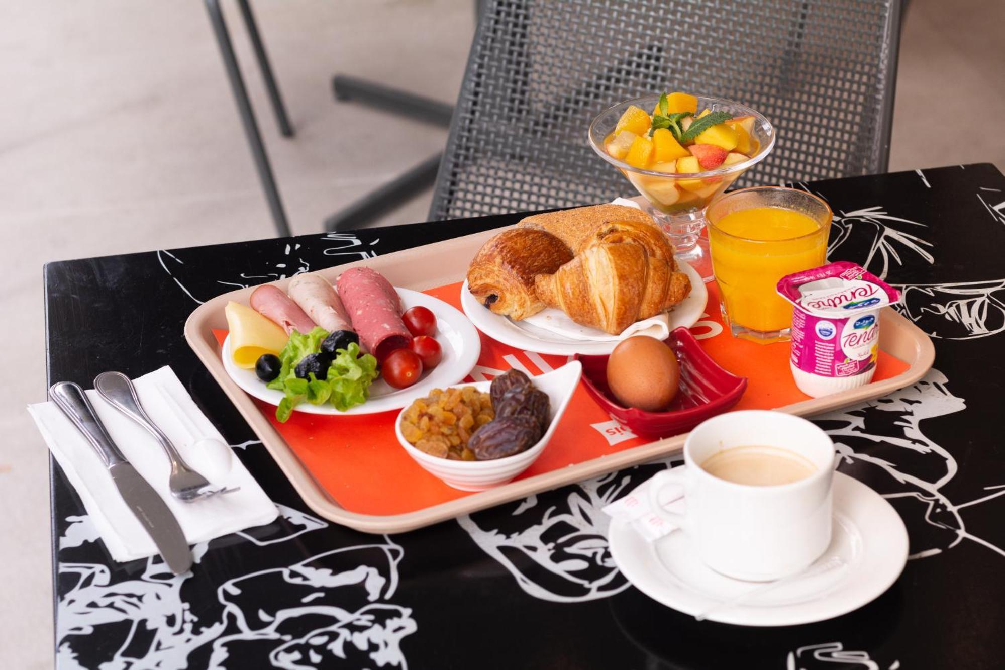 Hotel Ibis Rabat Agdal Exterior foto