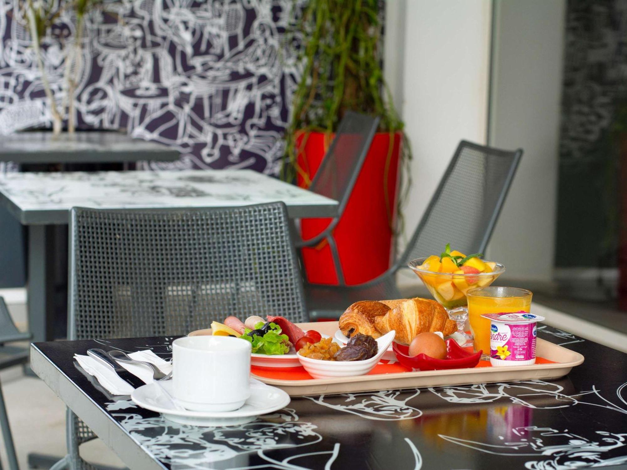 Hotel Ibis Rabat Agdal Exterior foto
